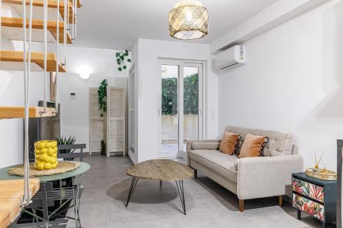 Carabacel Apartment | 1 Bdr Duplex Downtown - AC