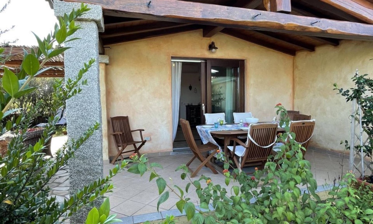 Baia Sant'Anna Apartment | 1 Kilometer vom Strand entfernt by Interhome