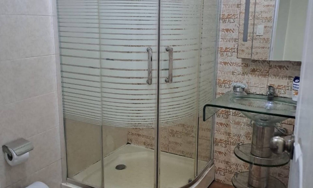 Surquillo Apartment | 2 blocks from the train station, close to shopping centers.