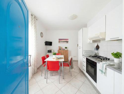 Lido di Fermo Apartment | -A due passi dal mare- Wifi AC 4 posti Smart Tv