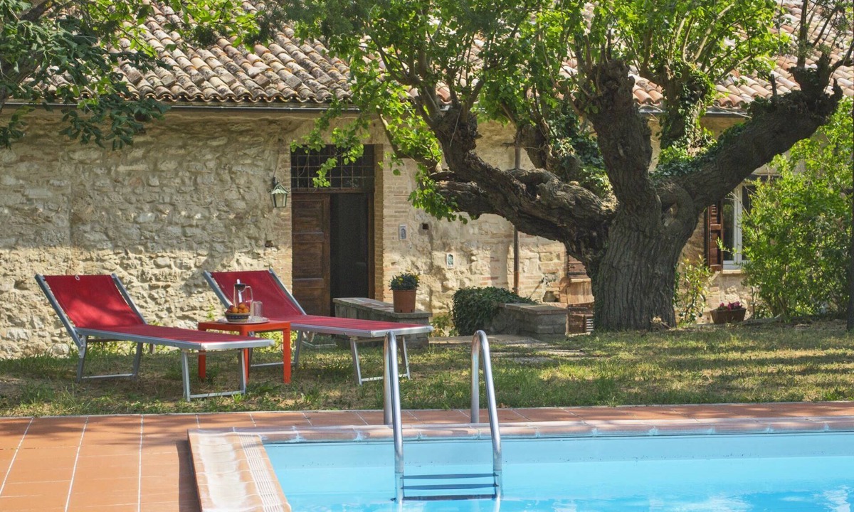 Pioraco House | A total immersion in greenery and tranquillity.
