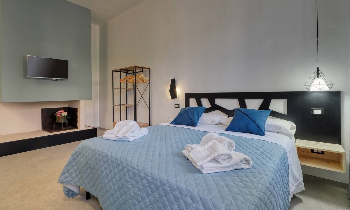 Cavallino House | Agrù - Salento Garden Stay - Lumìa Apartment with Shared Terrace, Wi-Fi & Air Conditioning