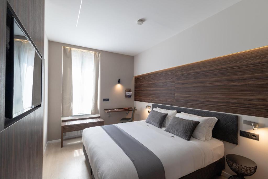 San Babila Hotel | AH - Duomo Essence