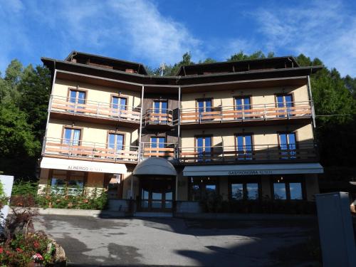 Borno Hotel | Albergo Rusen