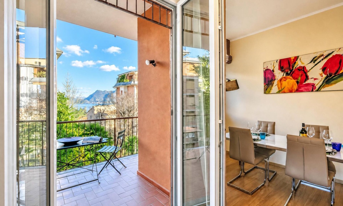 Carciano Apartment | Alelù Classy And Chic Stresa Center Flat with Terrace, Stresa, Italy