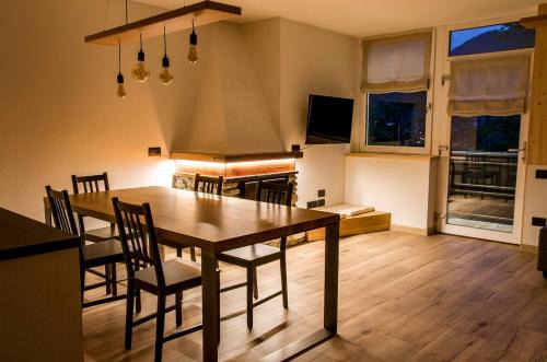 Mezzano House | Alpenrooms