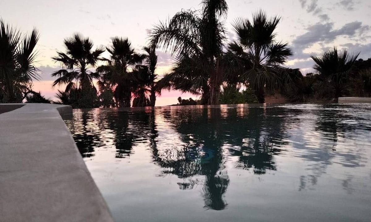 Macari House | Ancient sea and sunset view millstone with swimming pool
