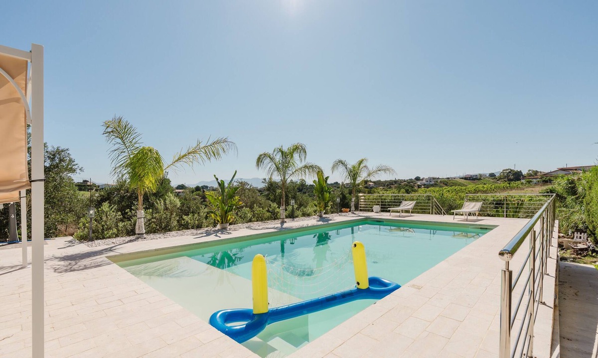 Alcamo Apartment | Apartment 'Elena' with Mountain View, Wi-Fi and Air Conditioning