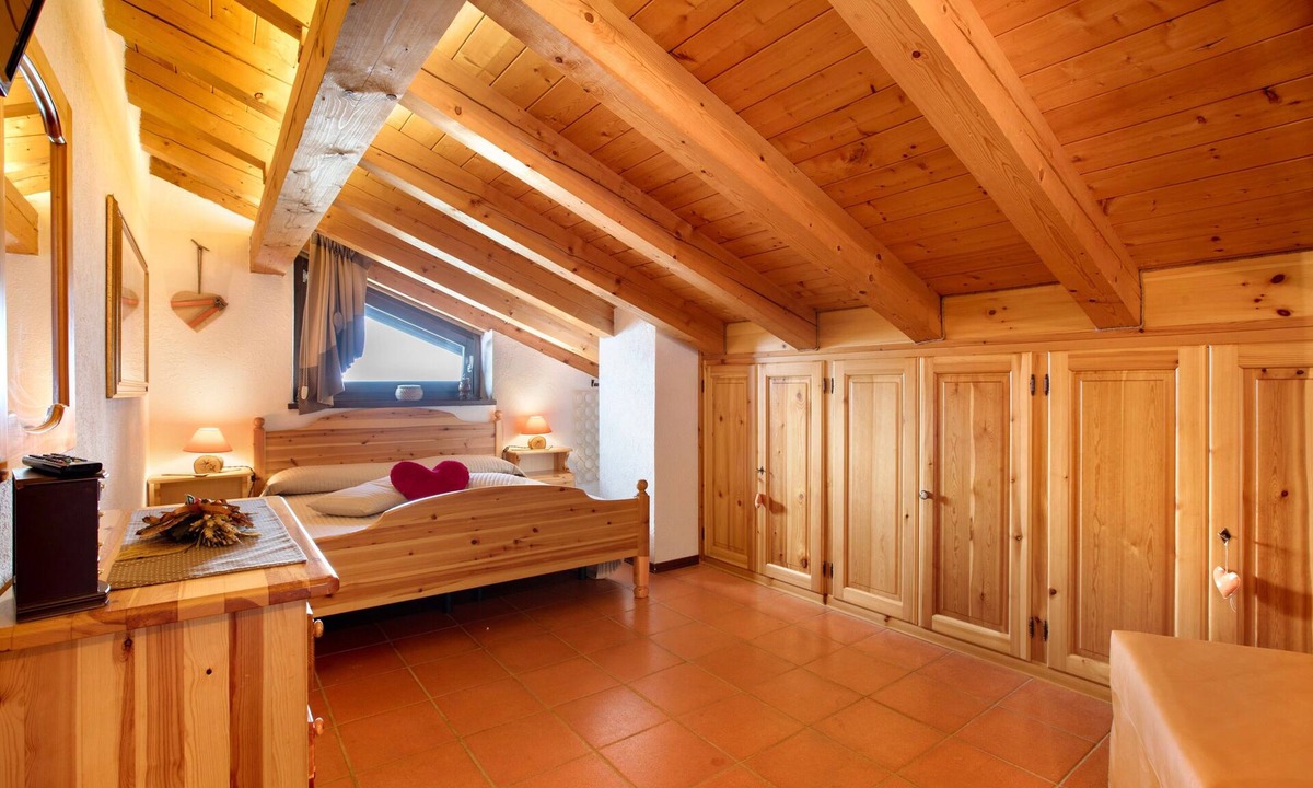 Gressan Apartment | Apartment 'Elois' with Mountain View, Shared Terrace and Wi-Fi