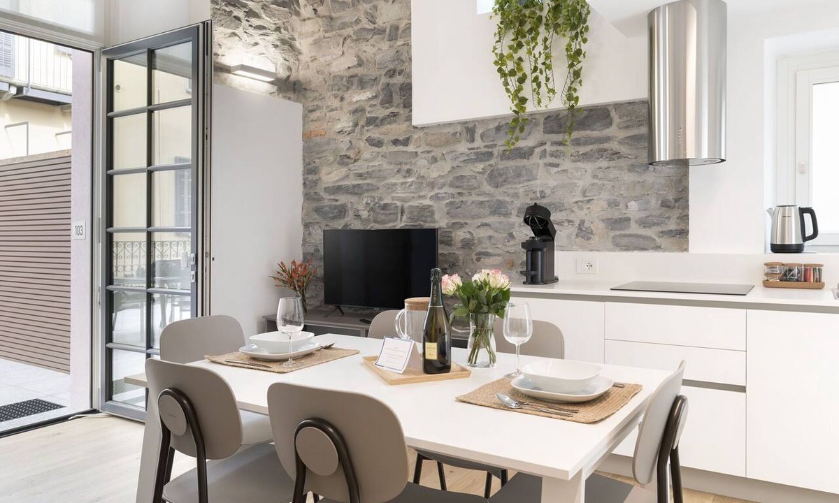 Como City Centre Apartment | Apartment in Como with 2 bedrooms sleeps 4