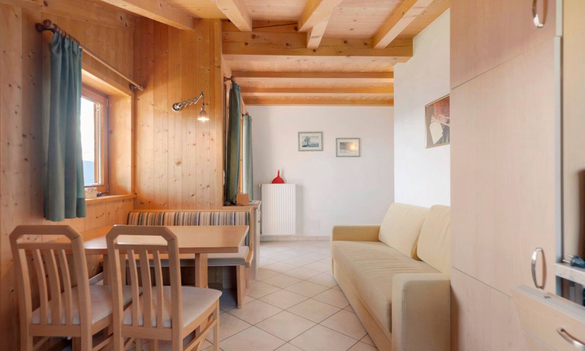 Salonetto Apartment | Apartment 'Kalterer See' with Mountain View, Shared Garden and Wi-Fi