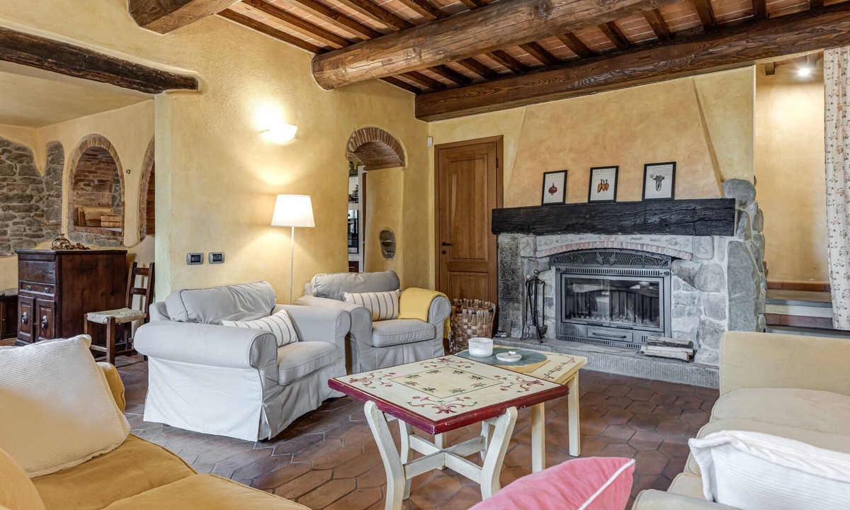 Pian di Sco Apartment | Apartment 'La Perla' with Shared Pool, Private Terrace and Wi-Fi