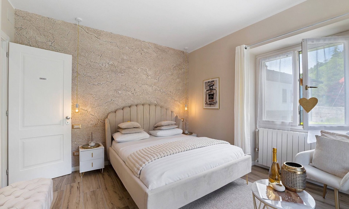 Bee Apartment | Apartment 'Ma Michelle' with Shared Garden, Balcony and Wi-Fi