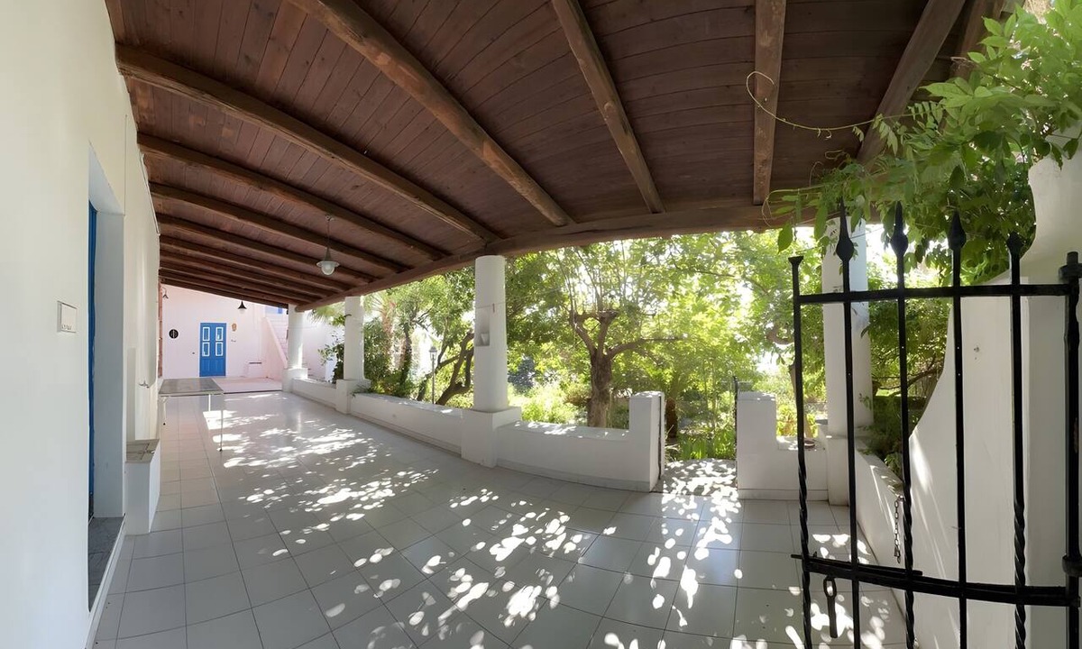 Lingua Apartment | Apartment 'Quadara - Il Rifugio' with Sea View, Private Terrace and Shared Garden