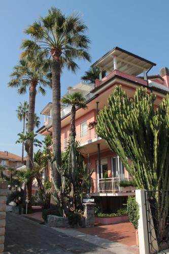 Bordighera Apartment | Appartamenti Villa Mirella