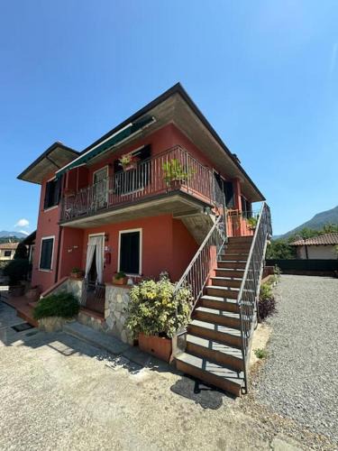 Mologno Apartment | Appartamento Gallicano - La Tana