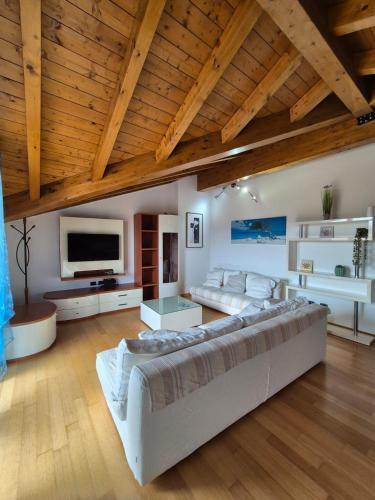 Cadrezzate House | Appartamento Relax Libellula