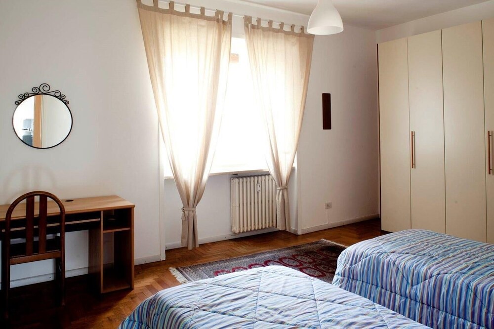 Chinatown House | Arco della Pace bright and spacious apartment