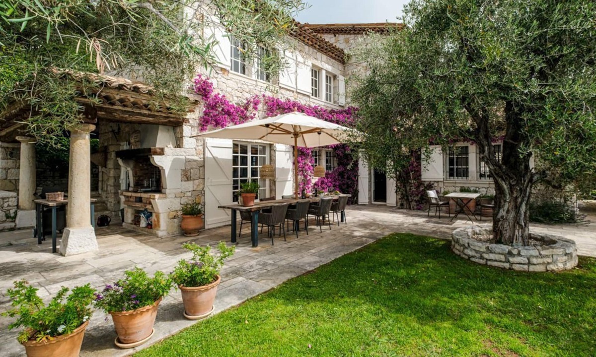 Vence Villa | Bastide Blanche - Five Bedroom Villa, Sleeps 12