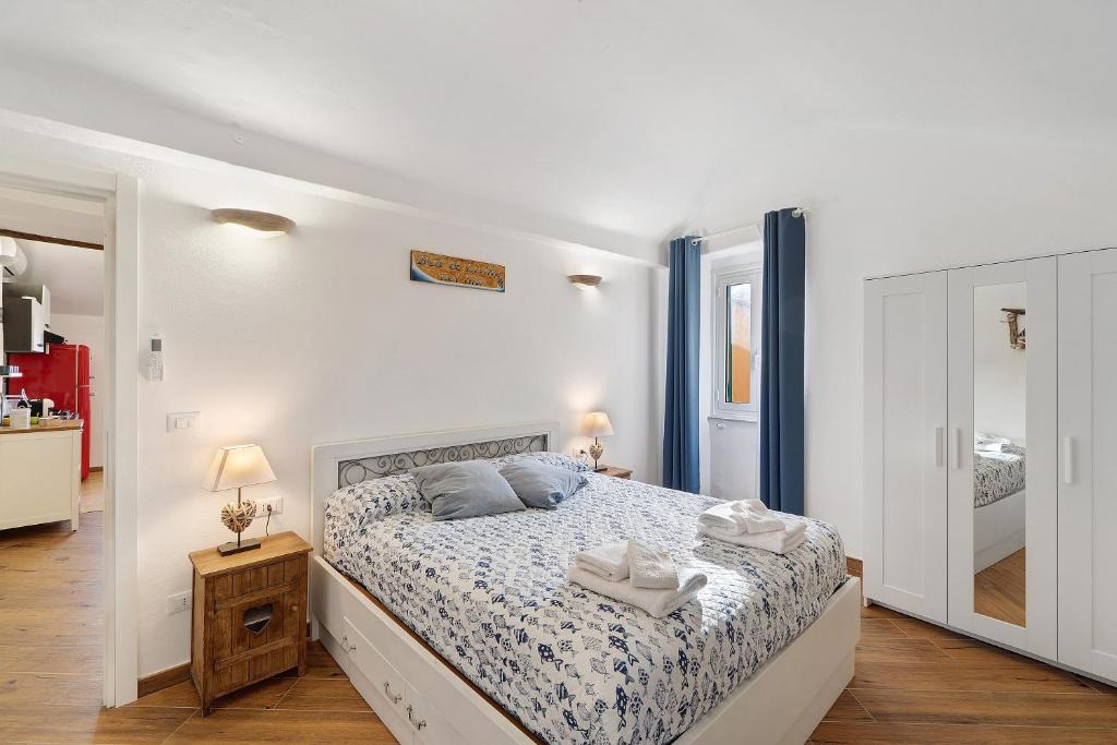 Voltri Apartment | Bedliving Nel Blu