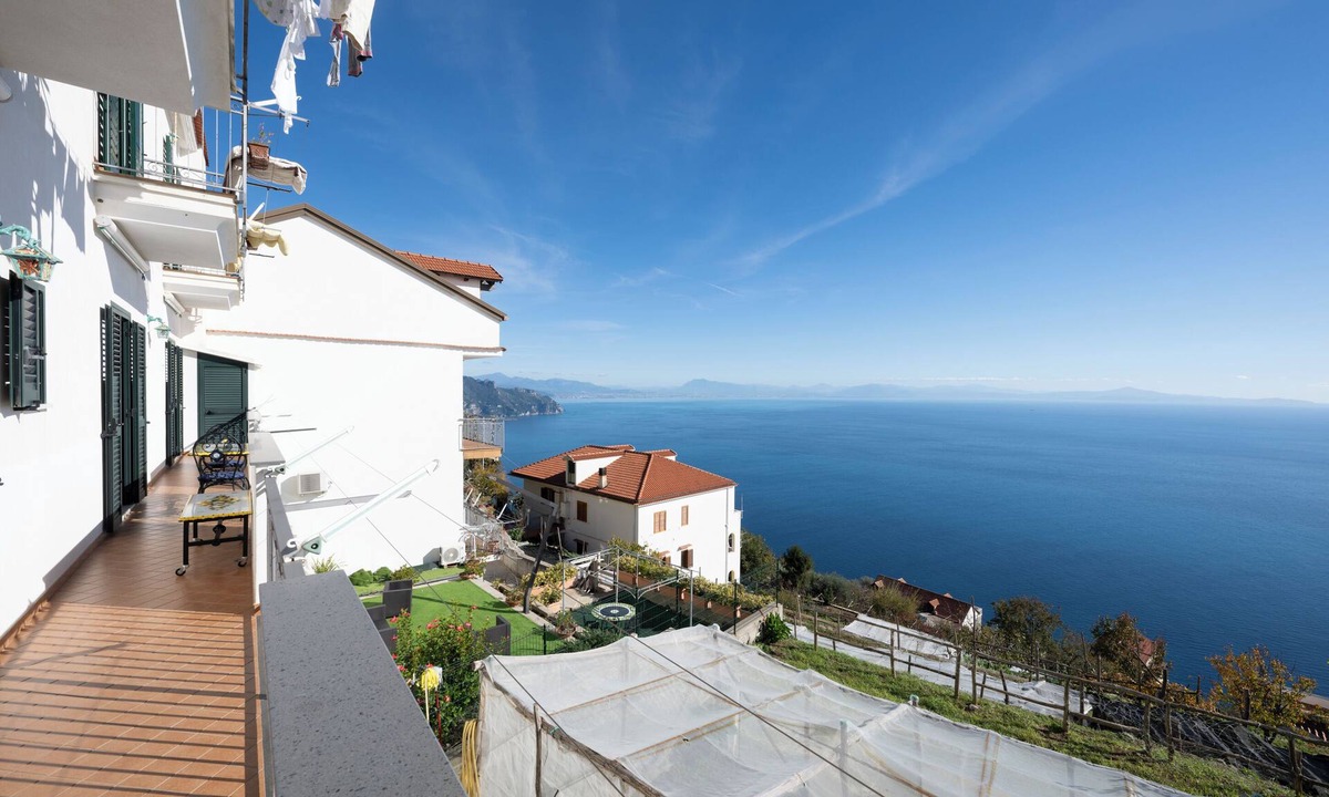 Pogerola Apartment | BIG APARTMENT IN AMALFI WITH ENDLESS SEA VIEW, FAST WIFI, FREE PARKING, A/C