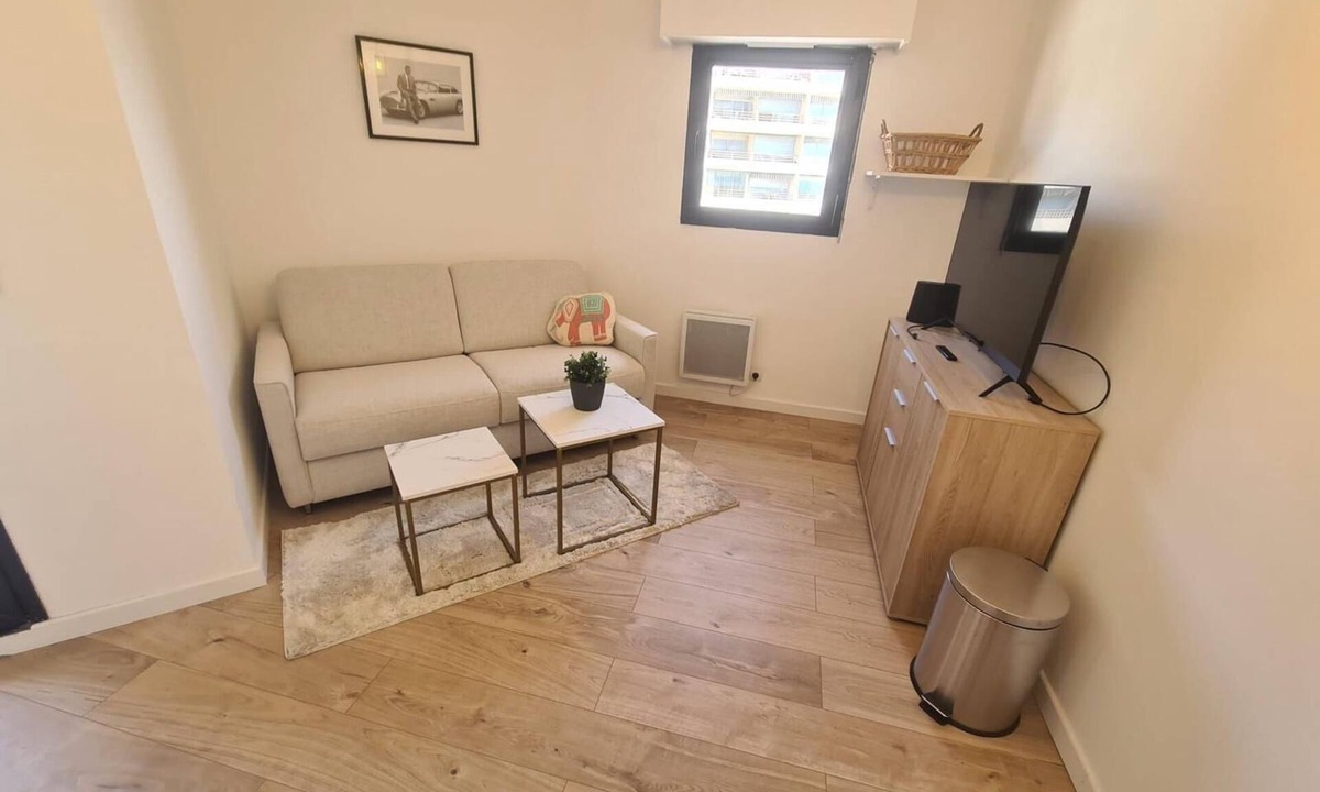Cannes La Bocca Apartment | BOCCA CABANA - STUDIO CANNES LA BOCCA 5 minutes' walk from the station and bus stop