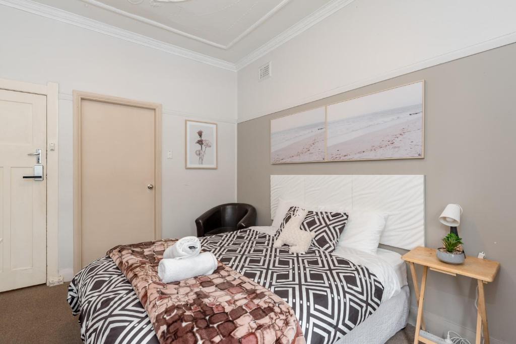 Mascot House | Boutique Private Suite 7 Min Walk to Sydney Domestic Airport - SHAREHOUSE