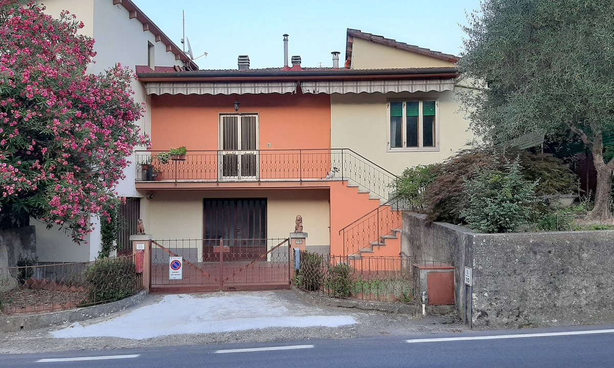 Scopeti Apartment | Bright apartment for those who love trekking, Biking, Motorcycles and Good Wine.