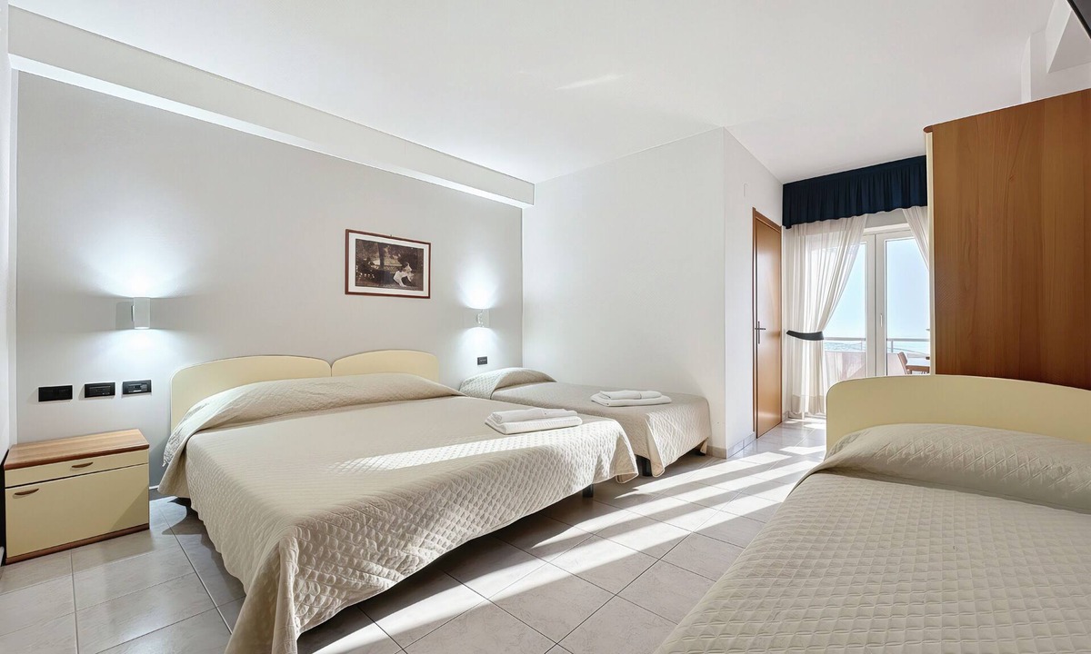 Monte Sant'Angelo Bed & Breakfast | Bright B&B with Sea View Balcony - 103 - Santangelo - Pool