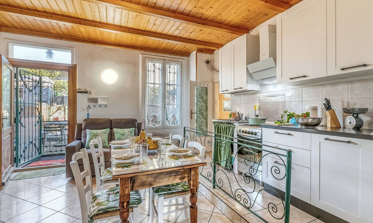 Luino Apartment | Butterfly Apartment, Luino, Italy