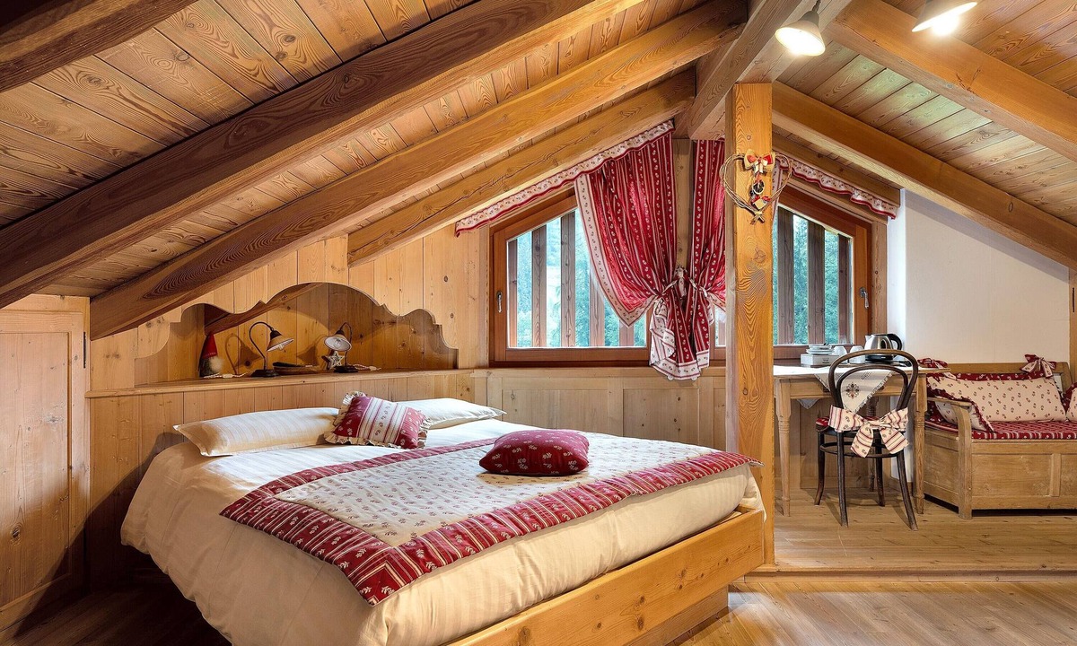 Rabbi Apartment | 'Camera Castel Pagan' with Mountain View and Garden