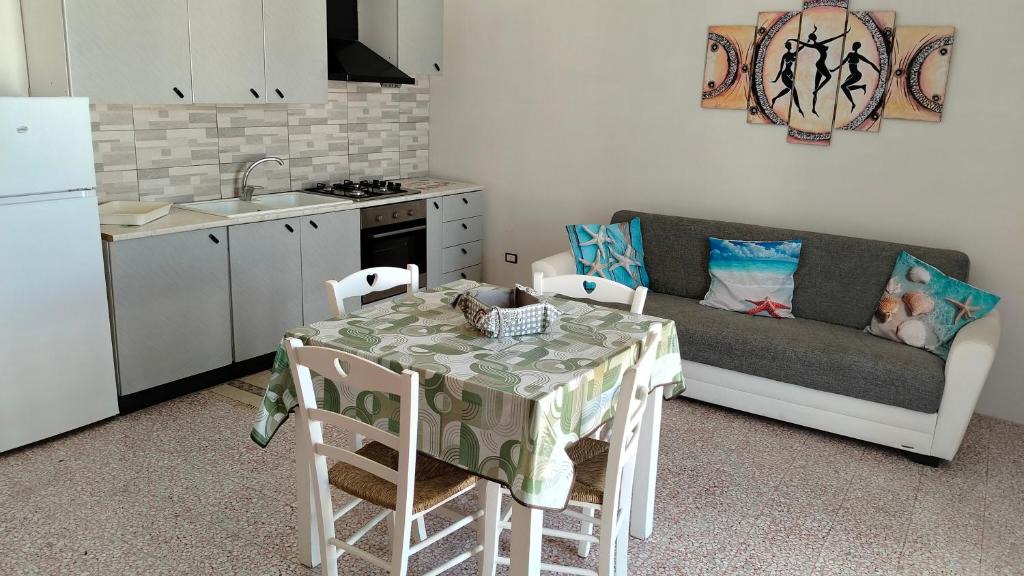 Castro Marina Apartment | Casa alba