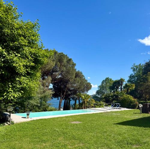 Lesa Villa | Casa Blanca - Villa with pool and private beach