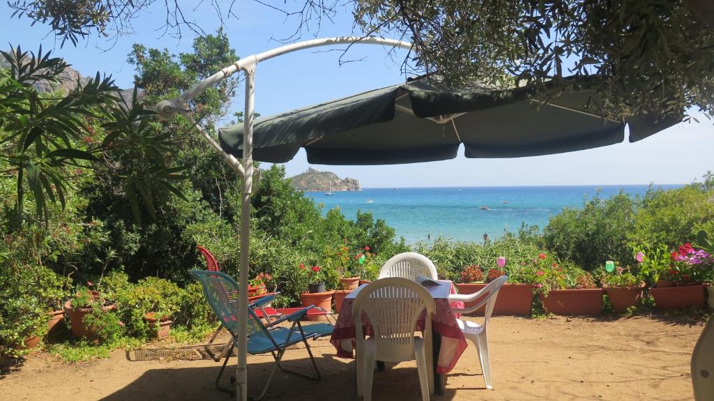 Tertenia House | Casa con giardino sulla spiaggia