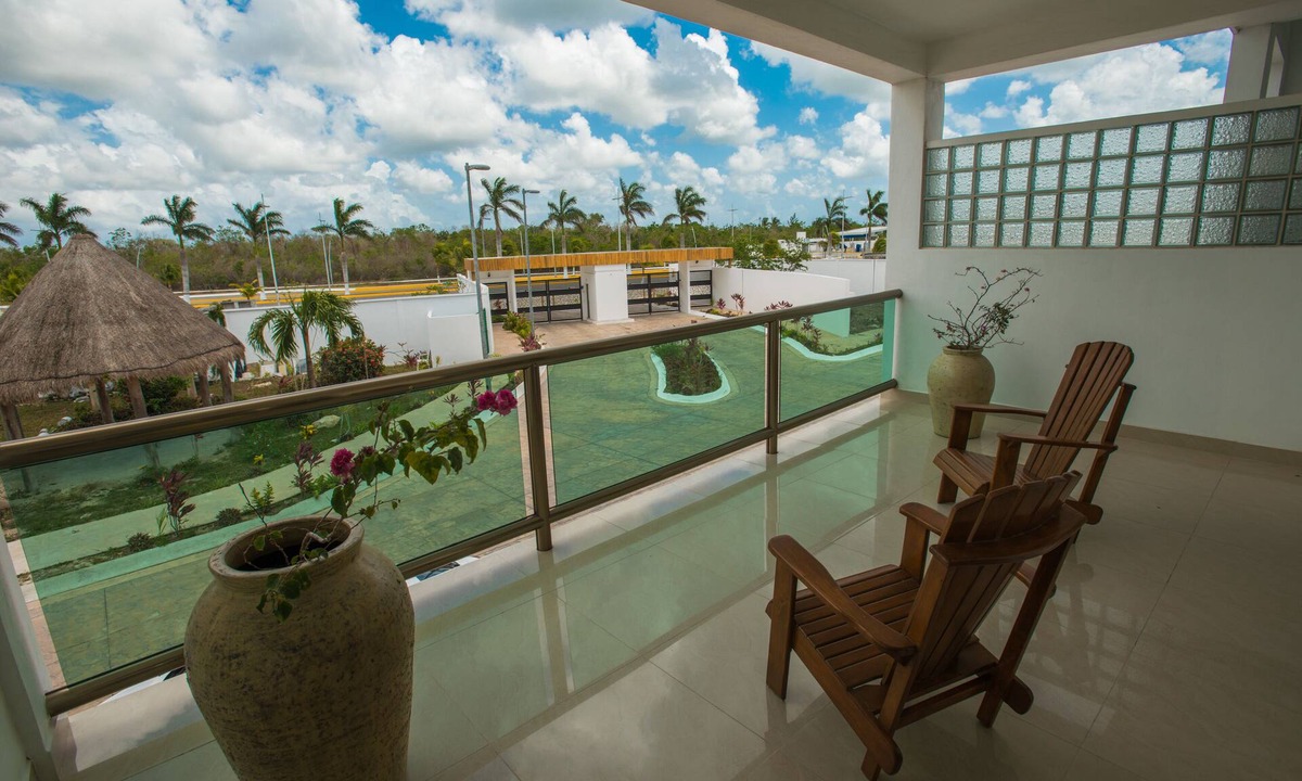 San Miguel Condo | Casa de Mario 2 (Shared Pool)