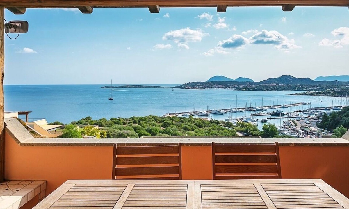 Portisco Apartment | Central Apartment ‘Bilocale Asfodeli’ Close to Beach with Incredible Sea View & Balcony