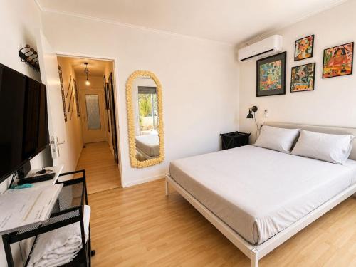 Saint-Sylvestre House | Chambre d hôte avec clim terrasse et petit déjeuner Hauteurs de Nice