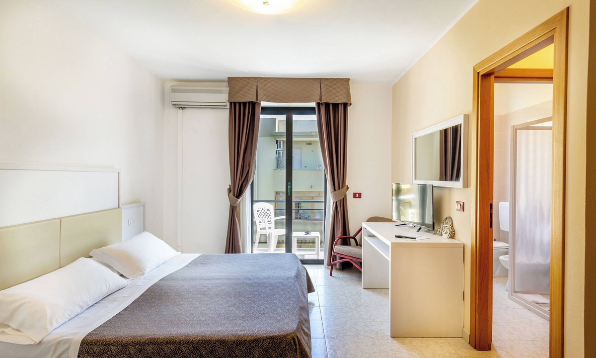 La Pietraia Apartment | Charming Rina Sea Studio Apartment-Central Air-Con & WiFi sleeps 2 persons