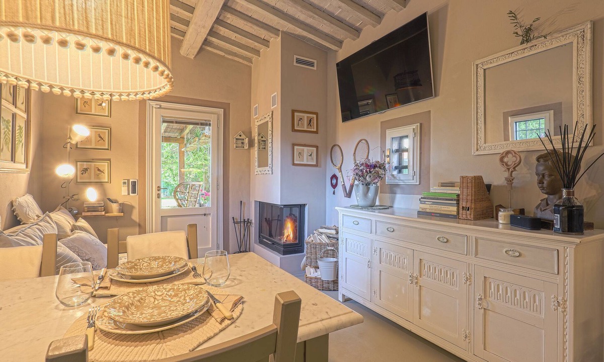 Lucca Villa | Charming small villa with jacuzzi and large garden