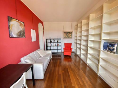 Zona Padova Apartment | Chavez Home