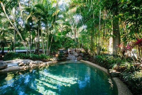 Townsville Hotel | City Oasis Inn Townsville, SureStay Collection by BW