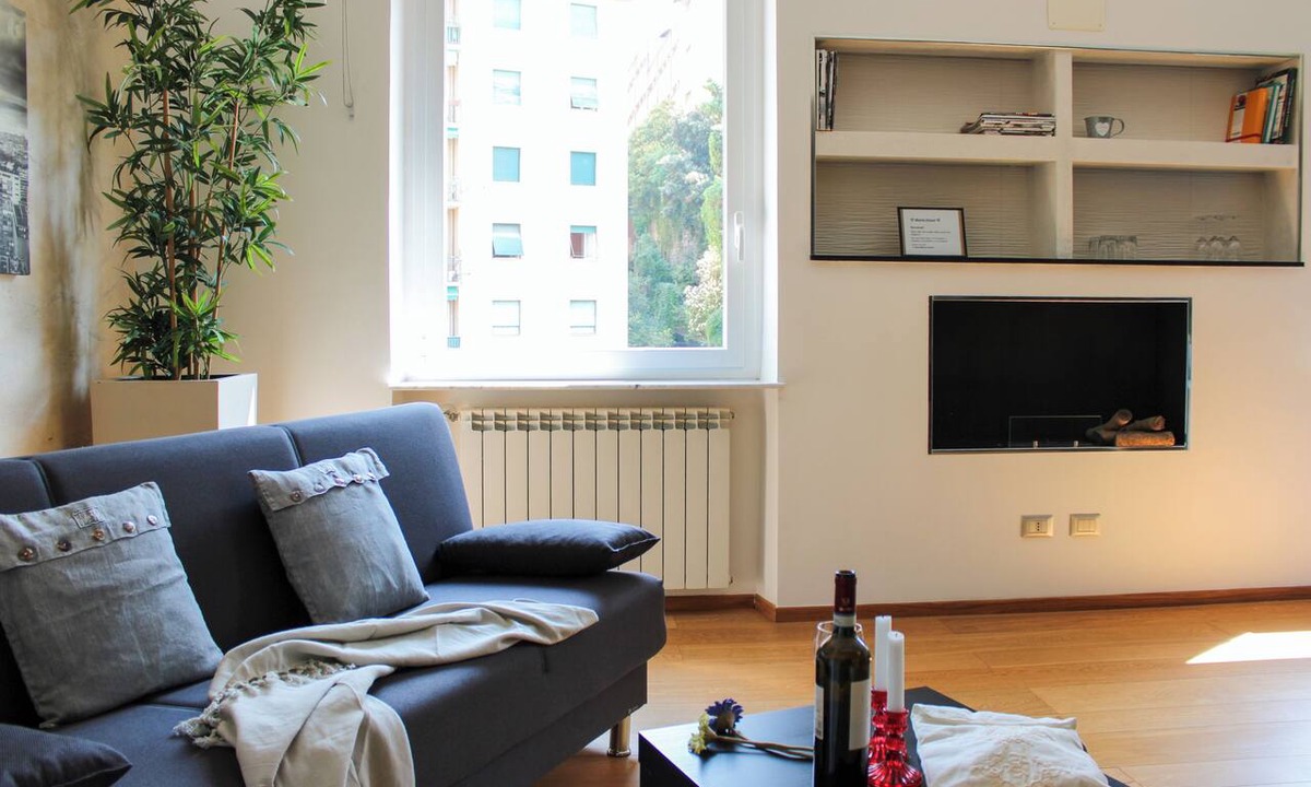 Sestri Ponente Apartment | Comfort & Relaxation - Jacuzzi - Parking & Near the Airport