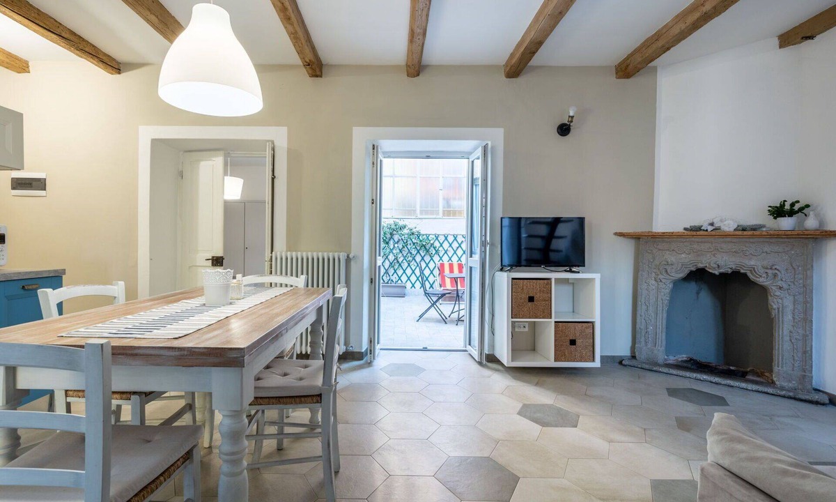 Omegna Apartment | Cosy apartment for 4 guests with WIFI, TV, terrace and pets allowed