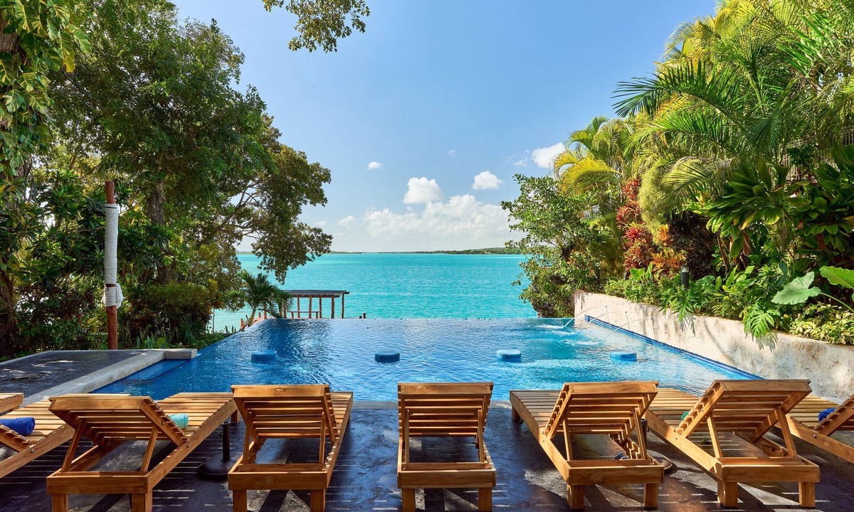 Chetumal Hotel | Cristalino Lagoon Front Hotel Restaurant & SPA - Adults Only