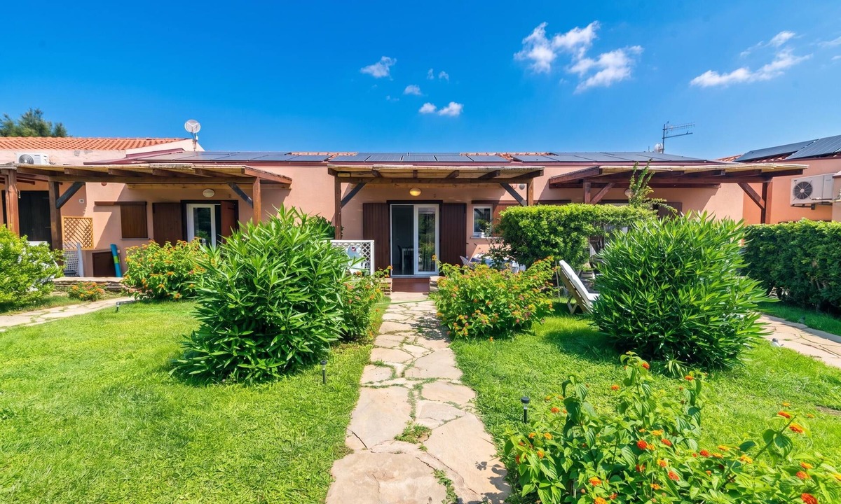 Stintino Apartment | Dimora Ibiscus 50m From Beach, Stintino, Italy