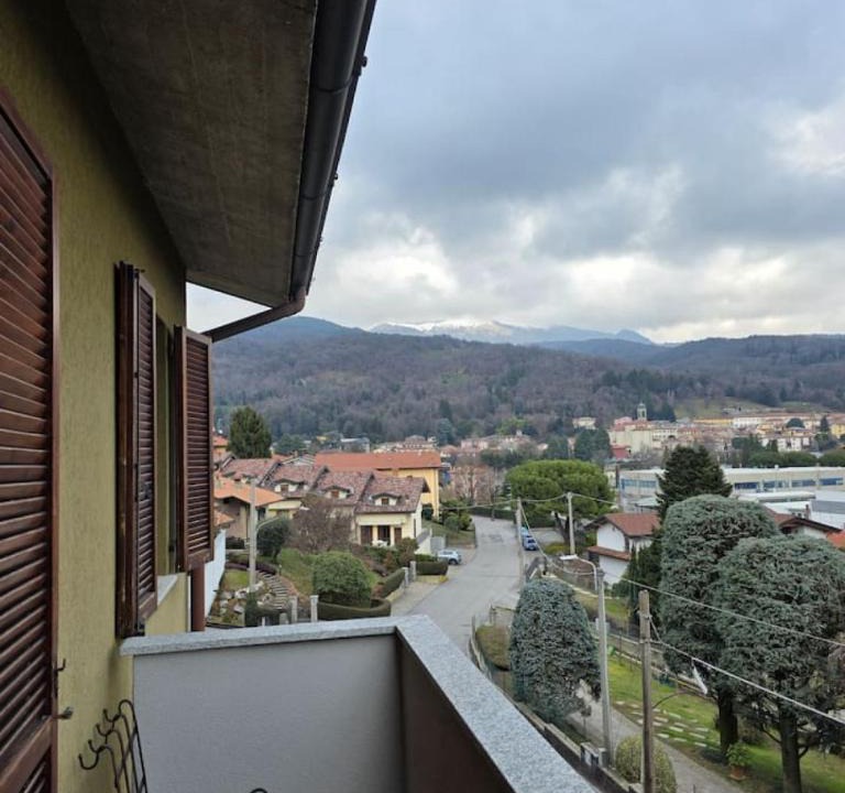 Albese con Cassano Apartment | Easy Albese Comfort