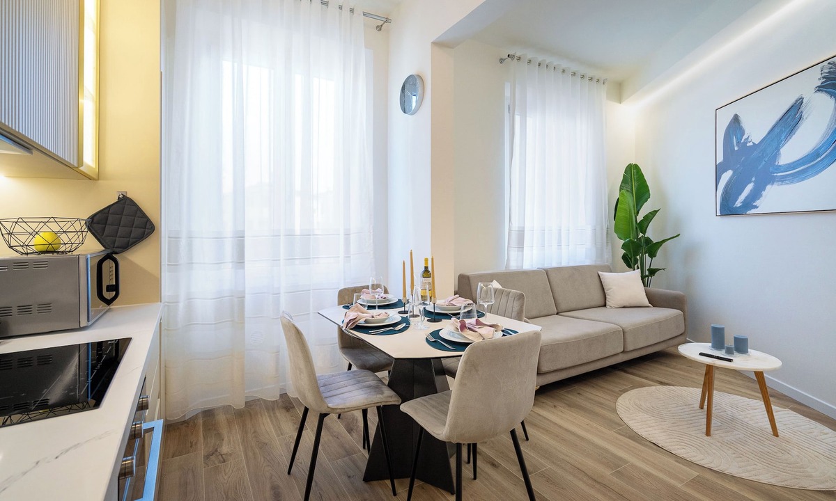 Santa Maria Novella Apartment | Elegant design, 3 bedrooms, 2 bathrooms, bright