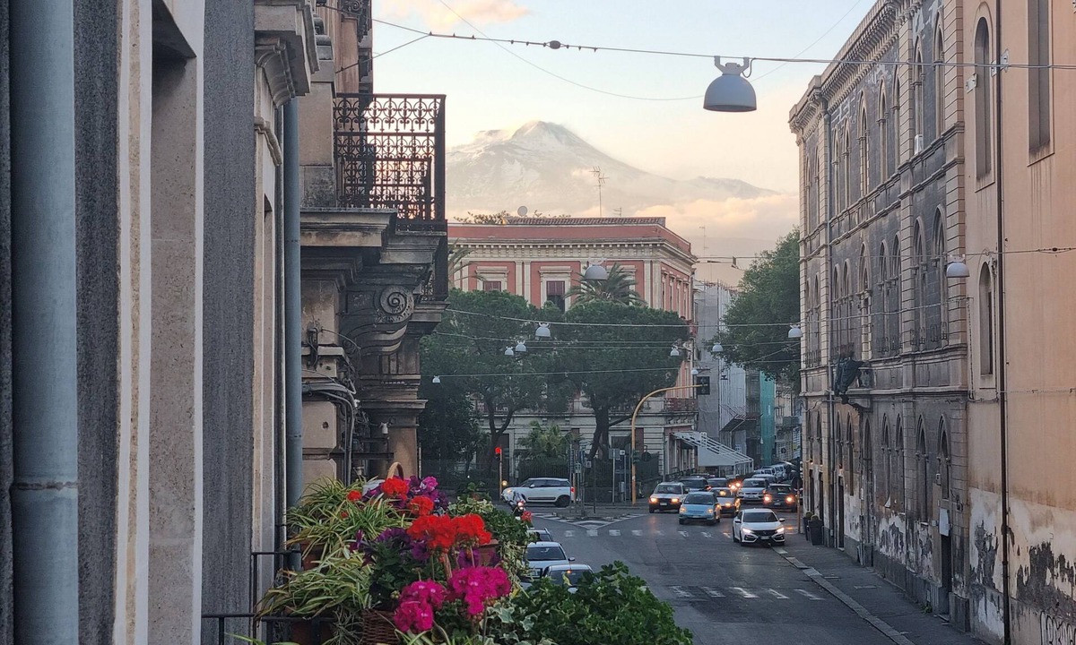 Catania City Centre Apartment | [+Elegant downtown apartment with ETNA+ view].