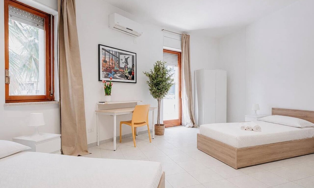 Tiche Apartment | Ermocrate Room 6 with Wi-Fi