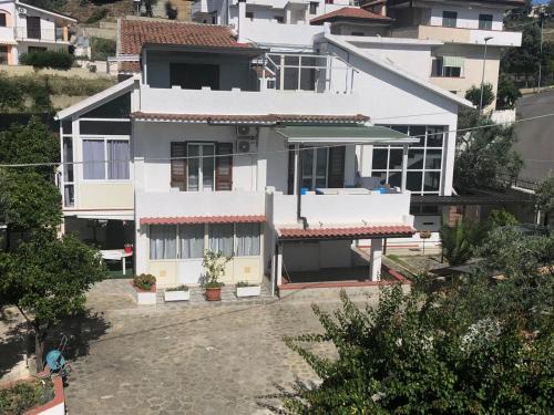 Roseto Capo Spulico Bed & Breakfast | Evergreen